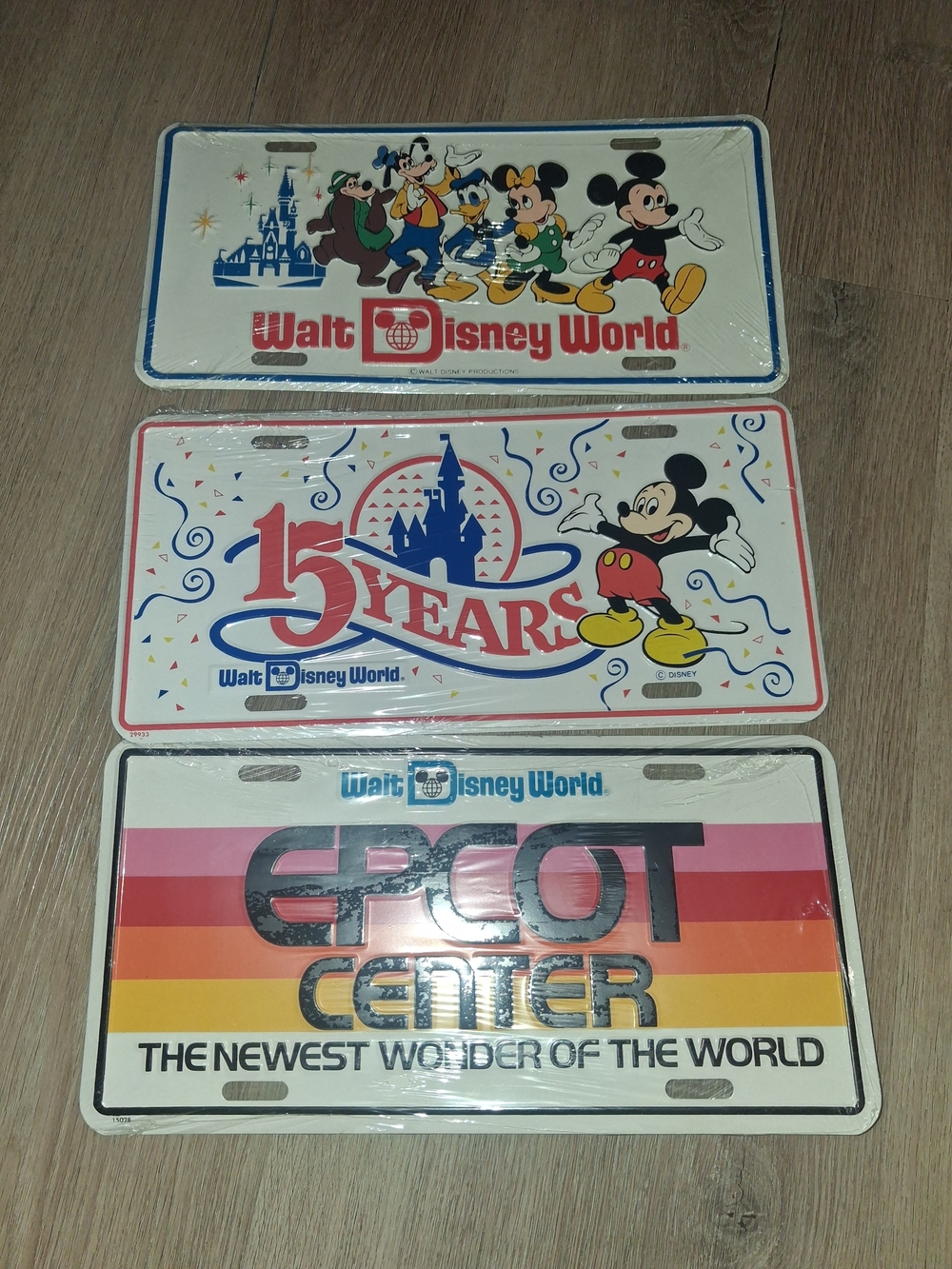 Disney Mickey Mouse Vintage Style Wall Plates - White, Red, Blue, Yellow